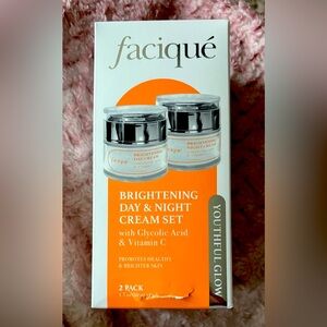 Facique Brightening Day & Night Cream Set